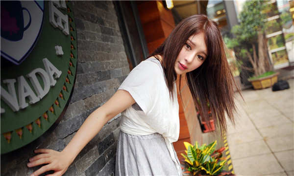 九龙想找一个女性生孩子给报酬-｛找个女人生孩子多少钱｝